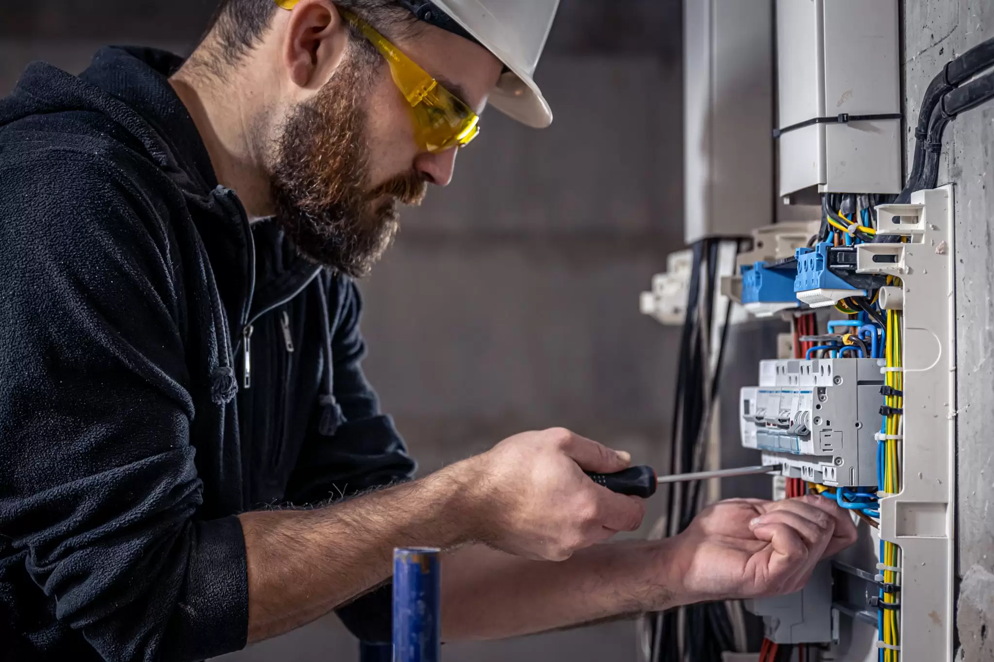 Yeniköy Mahallesi Elektrikçi